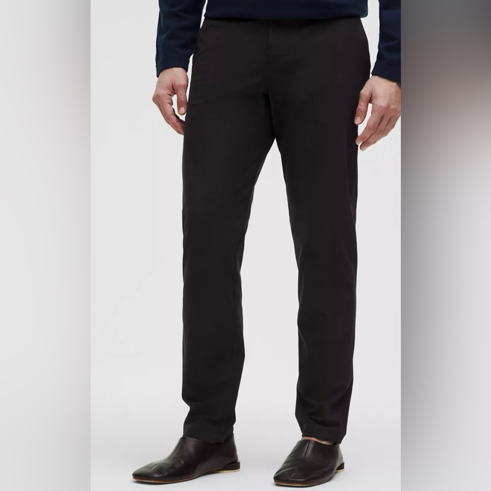 lululemon Men’s Slim-Fit Trouser Black Pants Size 32 Inseam 28”